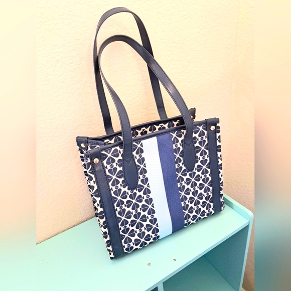 Kate Spade ♠️ Multi Flower Jacquard Stripe Manhattan Tote Bag - Picture 2 of 7